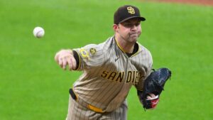 Michael King lidera a Padres sobre Pirates en lucha por el Wild Card