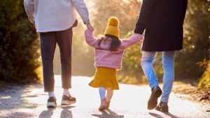 Propuesta conservadora busca apoyar a las familias jóvenes frente al auge del socialismo