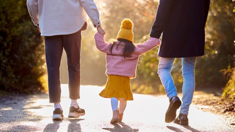 Propuesta conservadora busca apoyar a las familias jóvenes frente al auge del socialismo