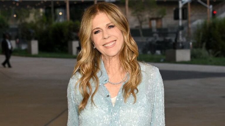Rita Wilson desafió consejos matrimoniales tradicionales y encontró el amor con Tom Hanks