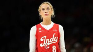 Sophie Cunningham defiende su postura sobre atletas trans en deportes femeninos