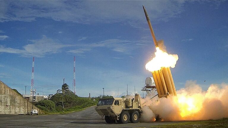 Estados Unidos acelera producción militar para reforzar arsenal ante crisis global
