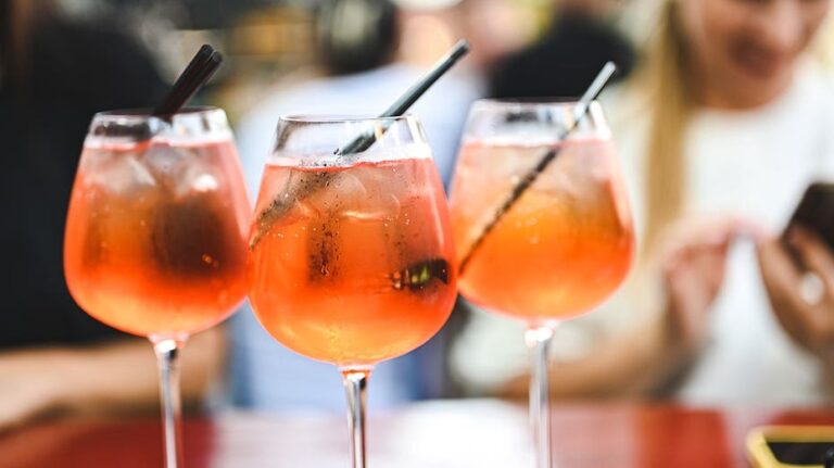 Sarti Rosa, el spritz italiano que conquista Estados Unidos con su color y sabor únicos