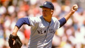 Tommy John se despide de los fanáticos mientras enfrenta problemas de salud