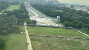Trump atribuye a vandalismo daño en césped del National Mall tras evento del 4 de julio