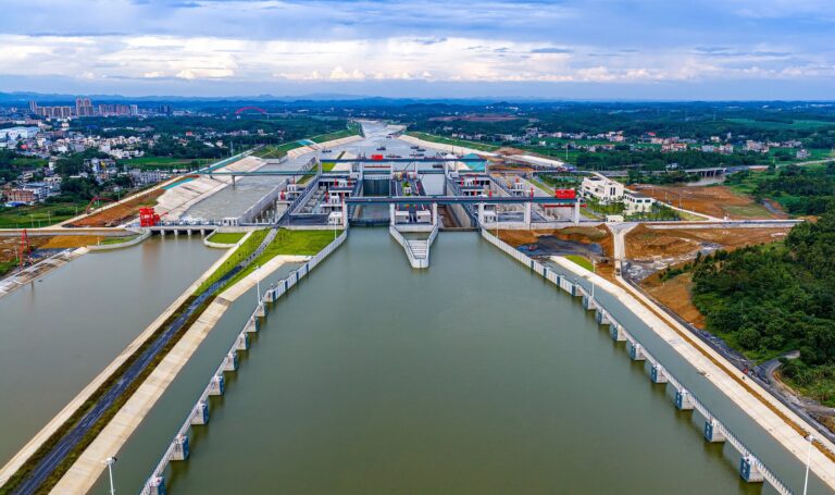 China inaugura el Canal de Pinglu para fortalecer su comercio con Asia y reducir costos logísticos