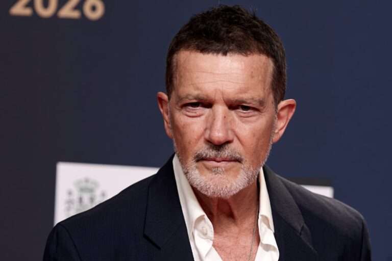Antonio Banderas llama a ampliar la mirada sobre la crisis de desahucios en España