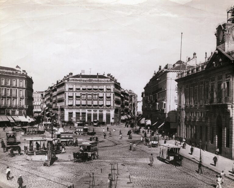 La transformación centenaria de Madrid: calles y edificios históricos que marcaron su evolución