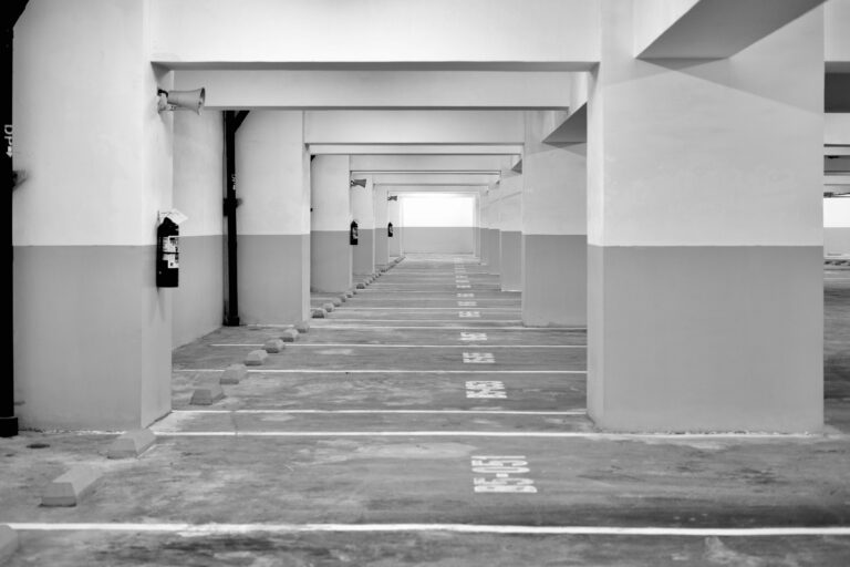 Obligación legal para pagar derramas en garajes comunitarios según la Ley de Propiedad Horizontal