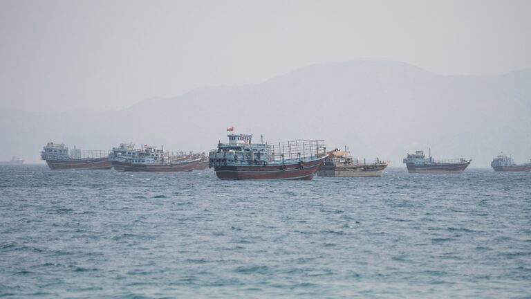 Israel intensifica ataques en el sur del Líbano y crece tensión en el Golfo Pérsico