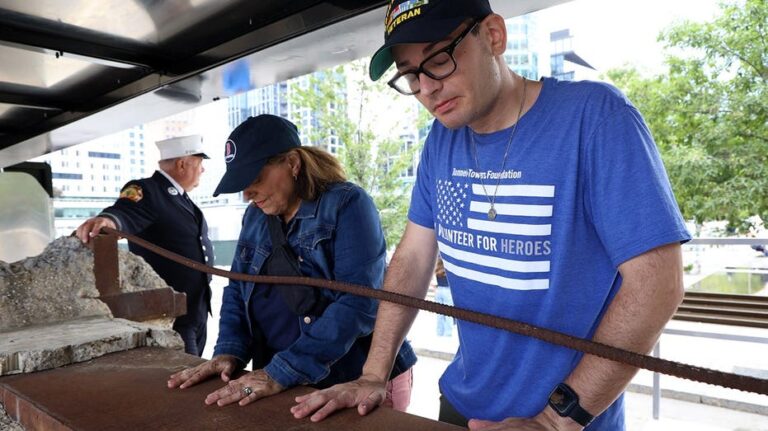 Recorrido del acero del World Trade Center rinde homenaje a héroes caídos en Boston
