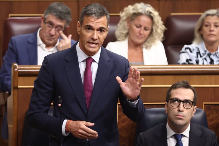 Sánchez y Feijóo se enfrentan en el Congreso por la crisis migratoria en Ceuta