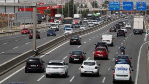 Nuevas normas de la DGT entran en vigor para conductores y motoristas en España el 1 de octubre