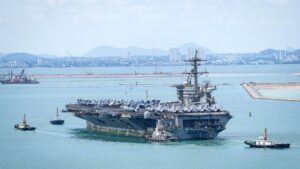 Ocho intentos de suicidio en tripulación del USS Abraham Lincoln durante despliegue prolongado
