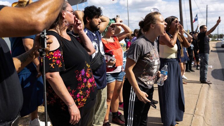 Grupos socialistas y comunistas organizan protestas contra ICE en Austin tras tiroteo