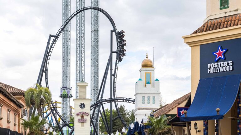 Visitante sufre fracturas en ambas piernas tras accidente en montaña rusa Batman en Parque Warner Madrid