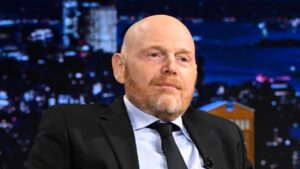 Bill Burr cuestiona reacción de CEOs tras asesinato de líder en salud