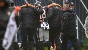 Críticas a Caleb Williams por su reacción ante lesión en el isquiotibial durante juego con Chicago Bears