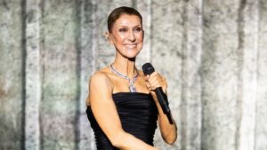 Celine Dion regresa a los escenarios en París tras seis años y lucha contra síndrome poco común