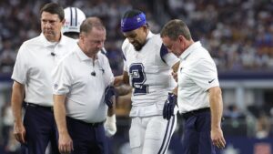 Cobie Durant sufre lesión tras accidente poco común en victoria de Dallas Cowboys sobre Washington Commanders