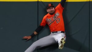Colton Cowser protagoniza espectacular atrapada para salvar a Orioles y mantener vivo su sueño de playoffs