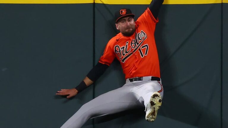 Colton Cowser protagoniza espectacular atrapada para salvar a Orioles y mantener vivo su sueño de playoffs