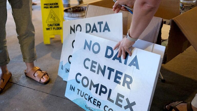 Repúblicanos se distancian de Trump en debate sobre centros de datos para IA