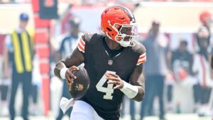 Deshaun Watson lidera la victoria de Browns ante Buccaneers tras retraso por tormenta en Tampa