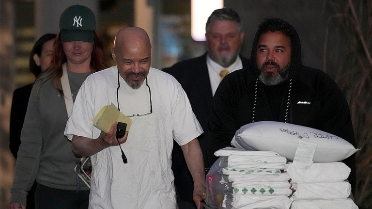 Hombre de Utah liberado tras décadas en el corredor de la muerte por evidencia de ADN que lo excluye del asesinato de 1985