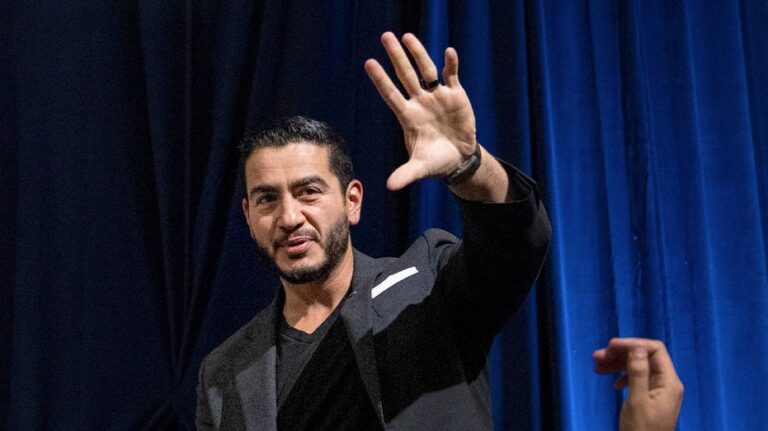 El candidato al Senado en Michigan Abdul El-Sayed reclama atención a las deudas históricas con comunidades negras
