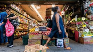 Pequeños comercios de NYC demandan plan de tiendas municipales impulsado por el alcalde Mamdani