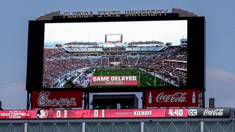 Apagón en el estadio Doak Campbell obliga a FSU y SMU a jugar sin comunicaciones en tiempo real