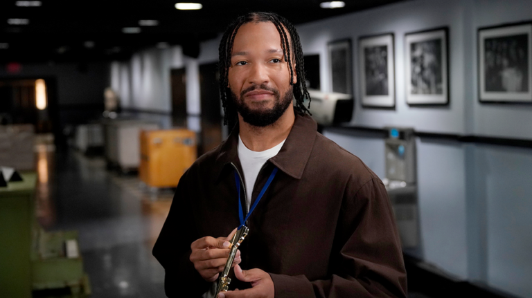 Jalen Brunson, estrella de los Knicks, brilla como anfitrión en el estreno de «Saturday Night Live»
