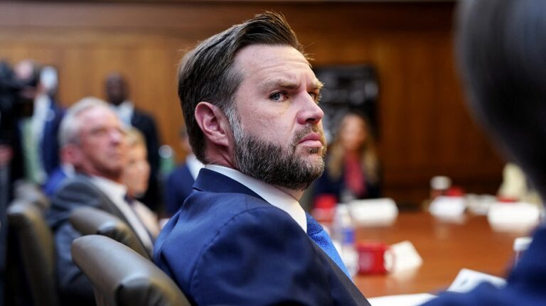 Ejecutivo de Silicon Valley genera polémica al acusar a JD Vance de revivir políticas de diversidad en el empleo