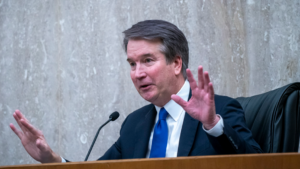 Kavanaugh da esperanza a Trump para implementar reglas de votación por correo en futuras elecciones