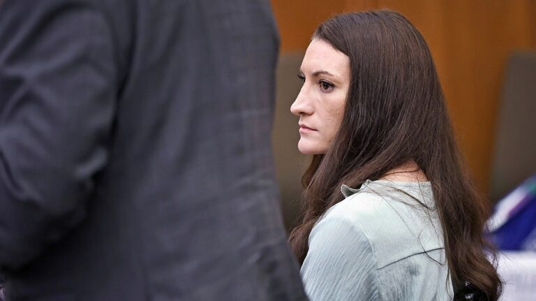 Jurados en el caso Lindsay Clancy siguen sin alcanzar veredicto y posible juicio podría beneficiarse por influencia de redes sociales