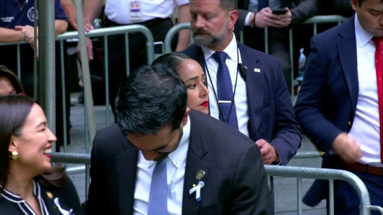 Polémica en el 9/11 Memorial: críticas a AOC y el alcalde Mamdani por supuesto comportamiento inapropiado