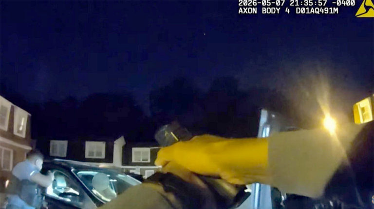 Mujer en Maryland ataca a policías con vehículo robado y es herida en tiroteo
