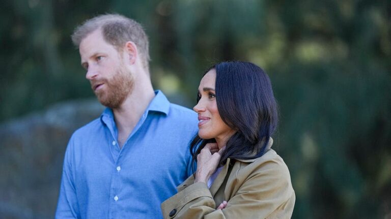 Donald Trump critica a Harry y Meghan por supuesta falta de respeto a la familia real británica