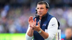 Mike Vrabel rechaza críticas por desempeño de Drake Maye tras victoria de Patriots