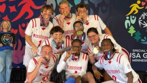 El equipo de flag football de Ole Miss consigue un título nacional en los Special Olympics