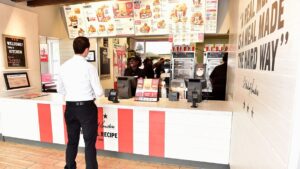 KFC renueva su concepto con restaurante innovador en Texas para revitalizar su marca