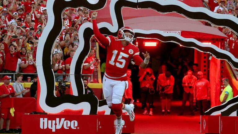 Patrick Mahomes regresa con fuerza tras grave lesión de rodilla en inicio de temporada NFL 2026