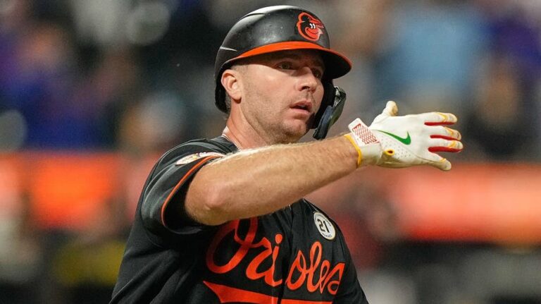 Pete Alonso conecta su jonrón 300 contra Mets y genera polémica entre fans y pitcher