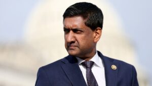 Asesor cercano al posible candidato demócrata Ro Khanna vinculado a funcionarios del Partido Comunista Chino