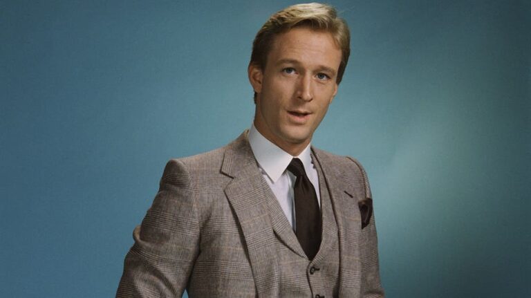 Ted Shackelford, estrella de «Knots Landing», aparece en público con andador a los 80 años