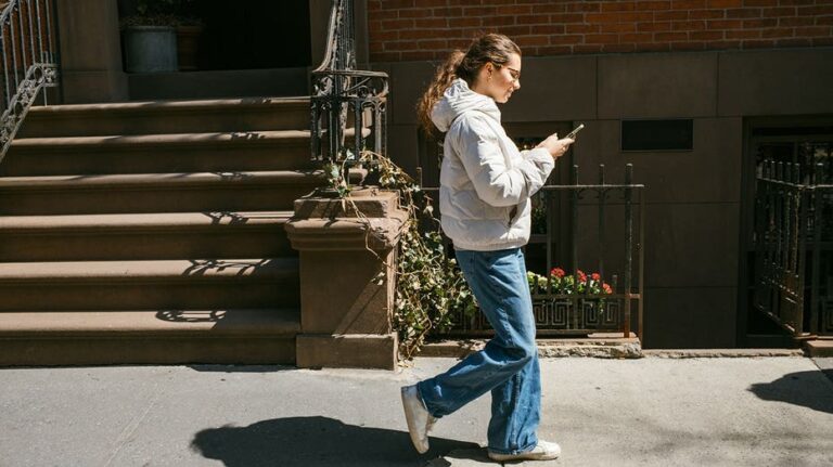 Nueva aplicación busca que uses tu teléfono para salir y conectar en persona