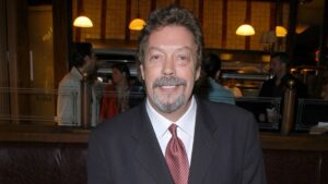 Confirman que Tim Curry falleció por enfermedad coronaria a los 80 años