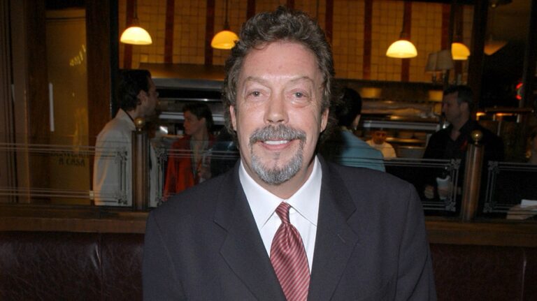 Confirman que Tim Curry falleció por enfermedad coronaria a los 80 años