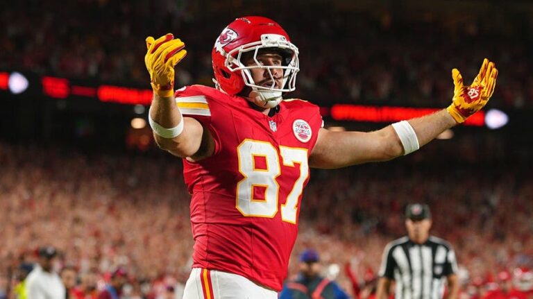 Taylor Swift festeja con intensidad el primer touchdown de Travis Kelce en la temporada 2026